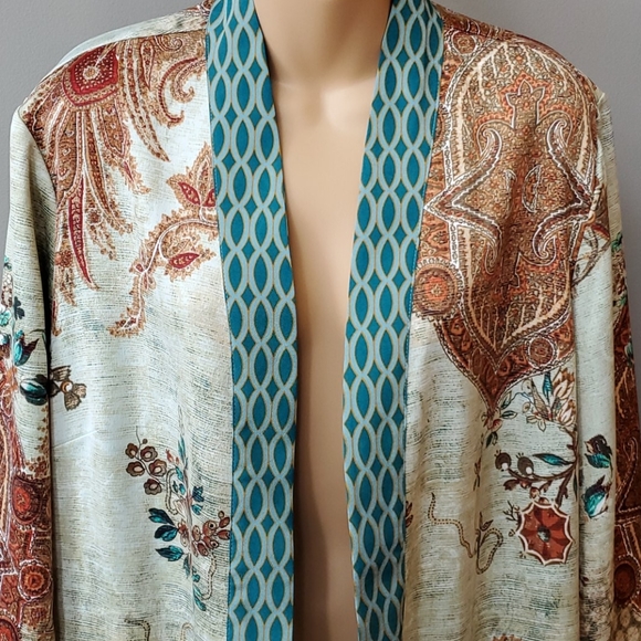 Chico's Reversible Mixed Floral-Geometric Kimono - Picture 2 of 9